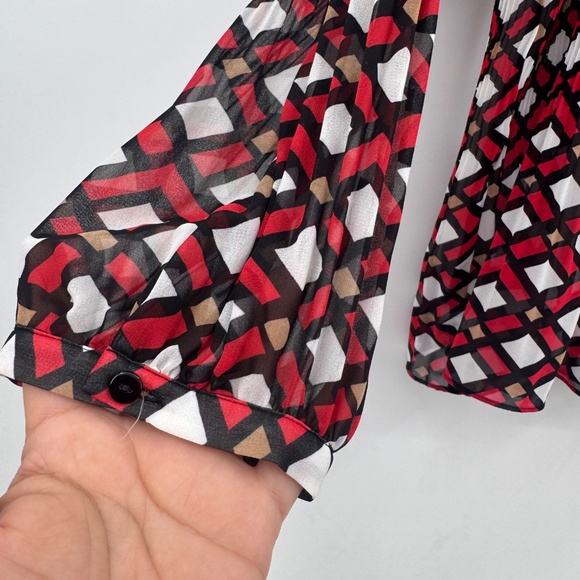 Chicos Top Women XL Red Long Sleeve Cold Shoulder Sheer Pleated Diamond Pattern - Picture 2 of 15